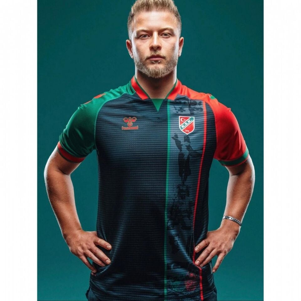 HUMMEL ZÜBEYDE ANA FUTBOL 5XL - Baskı İstemiyorum