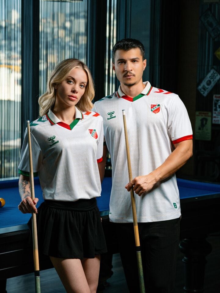 HUMMEL 2026-2027 YENİ SEZON KARŞIYAKA KREM FORMAMIZ